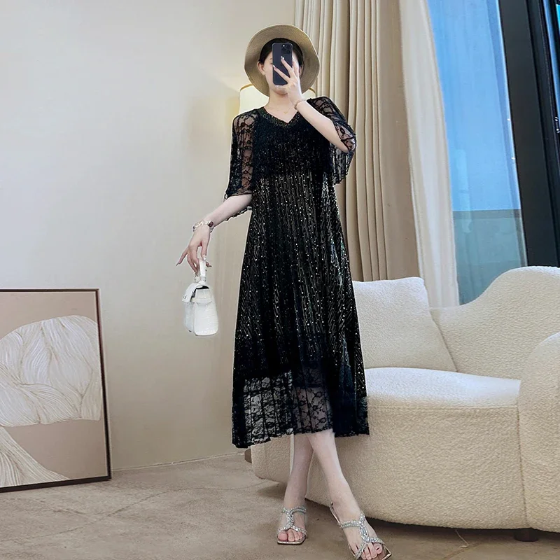 

Fashionable V-neck Dresses Miyake 2025 Summer New Fake Two-piece Style Lace Splicing Solid Colour Ladies Dress Short-sleeved