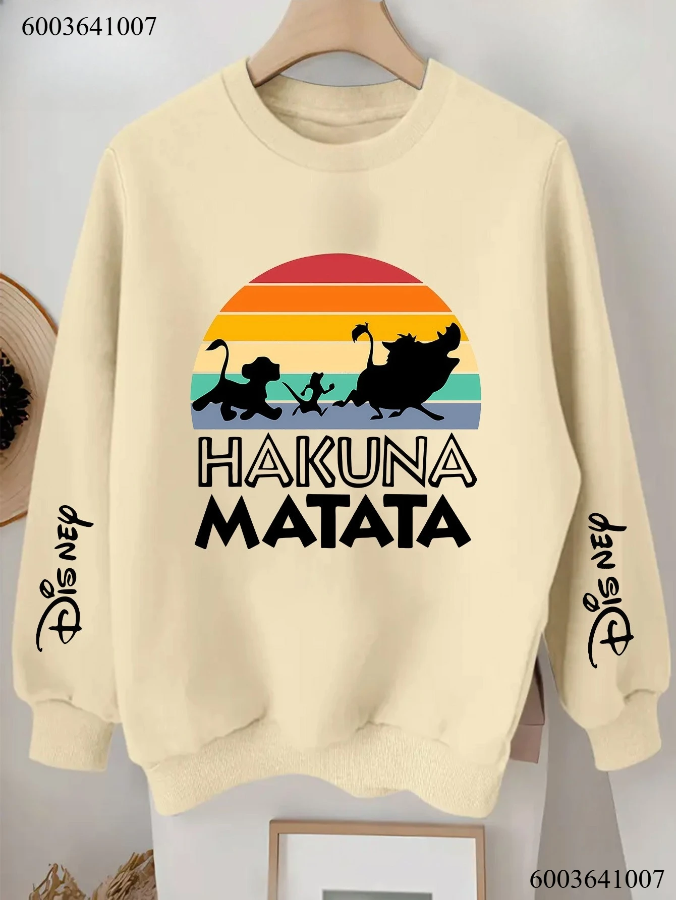 Bluza z nadrukiem Myszki Miki Disneya na rok 2025 to luźna i ciepła bluza dla par, idealna dla modnych dziewczyn na jesień.