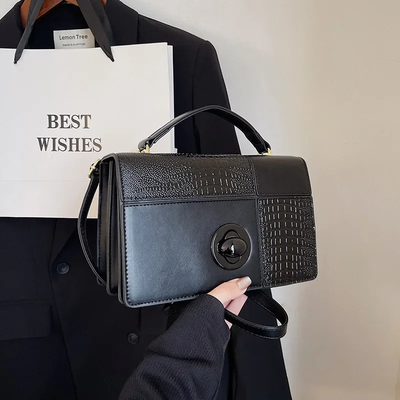 

Лидер продаж 2025, женская маленькая квадратная сумка-мессенджер — уникальная ниша, контрастного цвета, портативная и на одно плечо