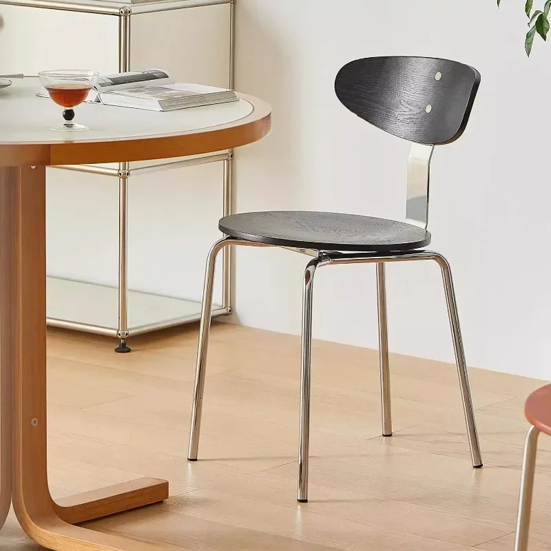 طاولة طعام منزلية بسيطة وحديثة وكراسي خفيفة فاخرة من باوهاوس كرسي خلفي للترفيه مصمم على الإنترنت في العصور الوسطى الشمالية