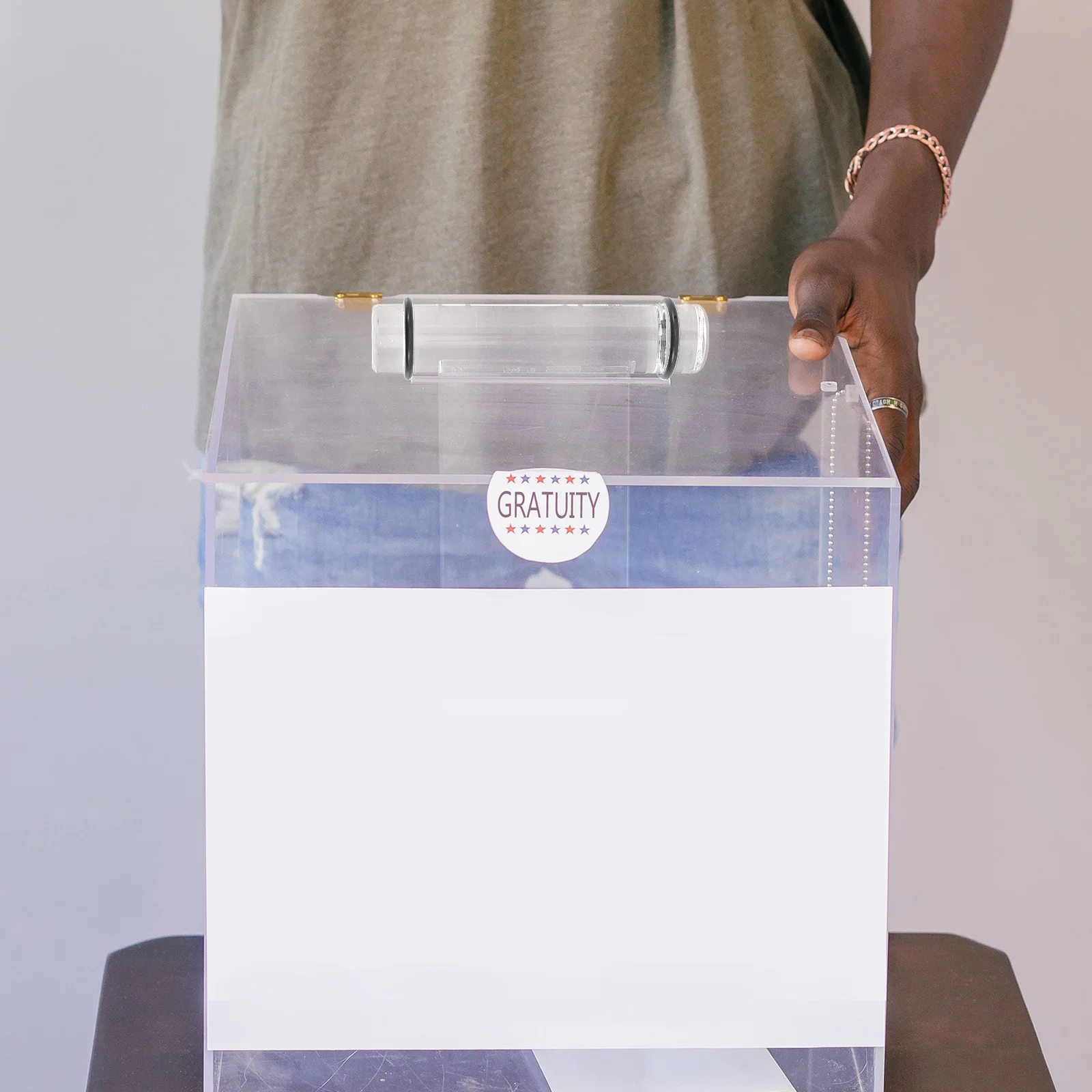 premium-clear-for-poker-table-for-money-use-durable-transparent-plunger-acrylic-money-tool