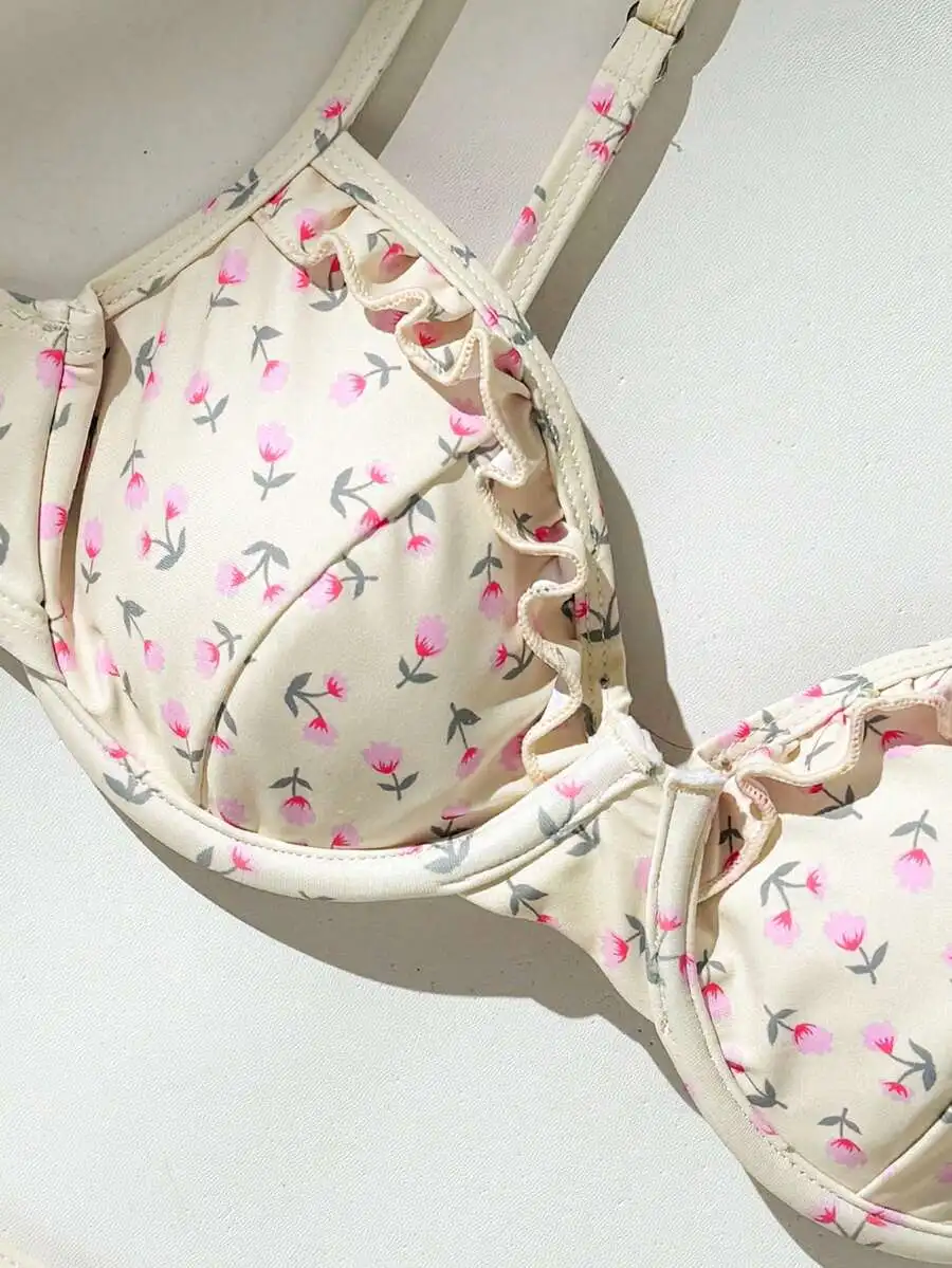 

Cream Floral Print Underwire Bikini Set With Ruffled Edges And Spaghetti Straps For Beach Vacation
