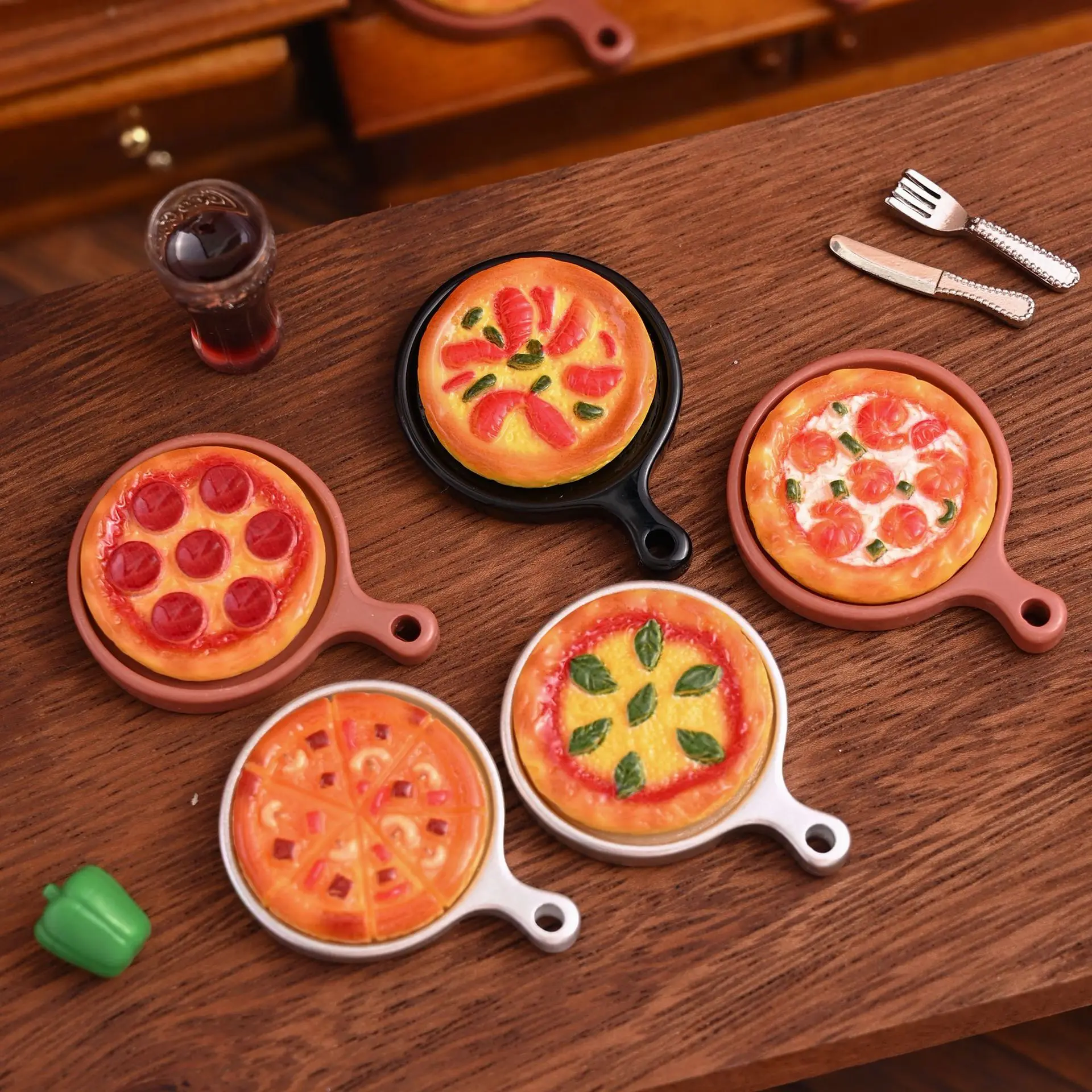 10pcs Dollhouse Mini Pizza Seafood Sausage Pizza Model Tray Food Model Resin Miniature Desktop Decor Small Ornament Accessories