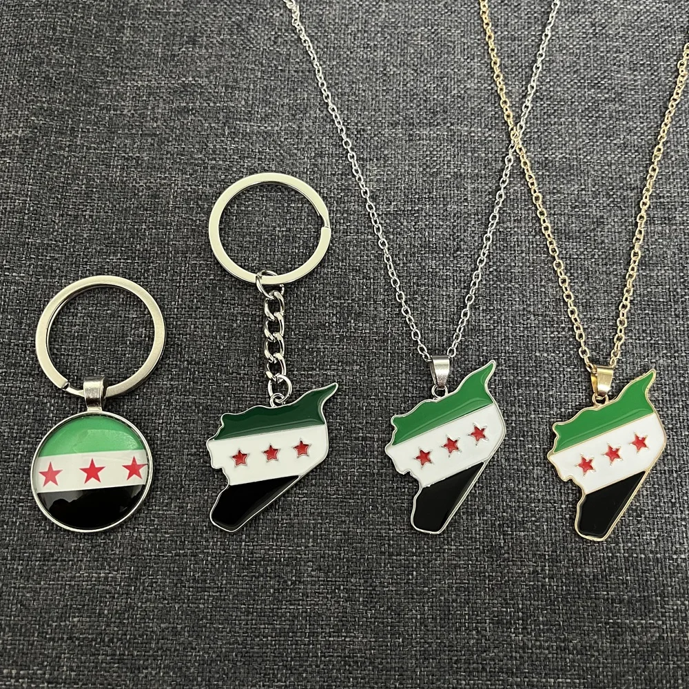 Colgante de mapa sirio, llavero con bandera de la Revolución Popular gratis, colgante de Color dorado/plateado, bandera de tres estrellas de Metal, decoración colgante