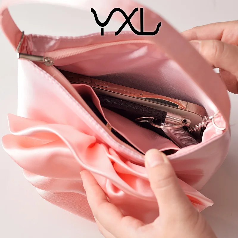 Fashionable Evening Clutch, Elegant and Practical Design for Parties, Weddings, and Special Occasions, Ideal for Modern Women