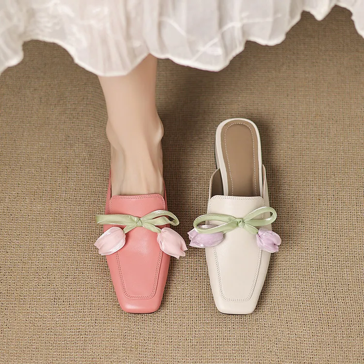 

New Summer Slippers Genuine Leather Slippers for Women Fashion Flower Decoration Square Toe Low Heels Cover Toe Slippers Sandals