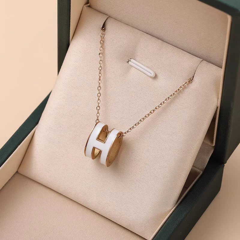 H Letter Necklace Female Simple Temperament All Clavicle Chain Internet Red Accessories H Pendant Drop Oil Letter Necklace 2023