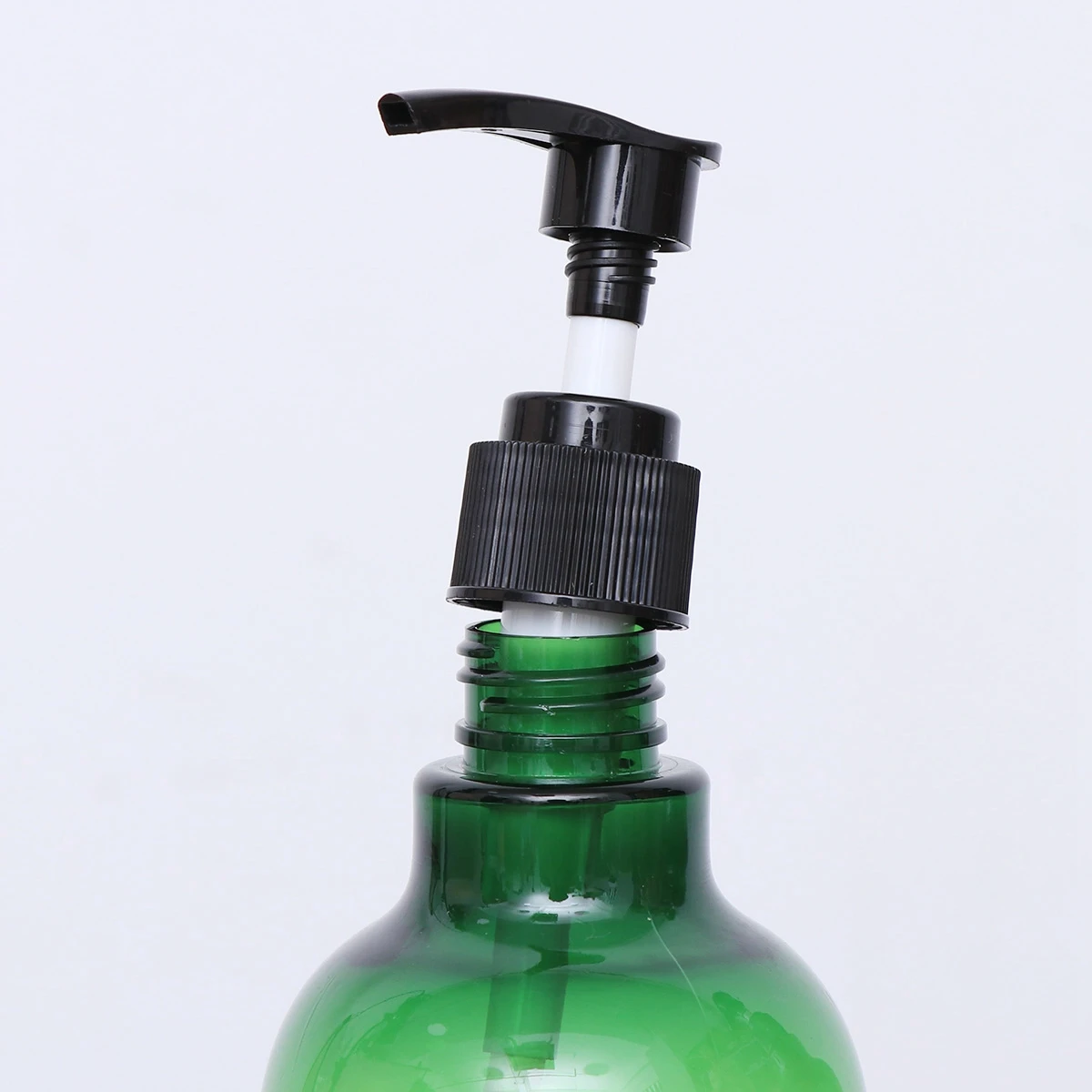 

2pcs 500Ml Shampoo Dispenser Bottles Refillable Pet Plastic Spray Containers For Body Lotion Essential Oil Liquid Soap Eco
