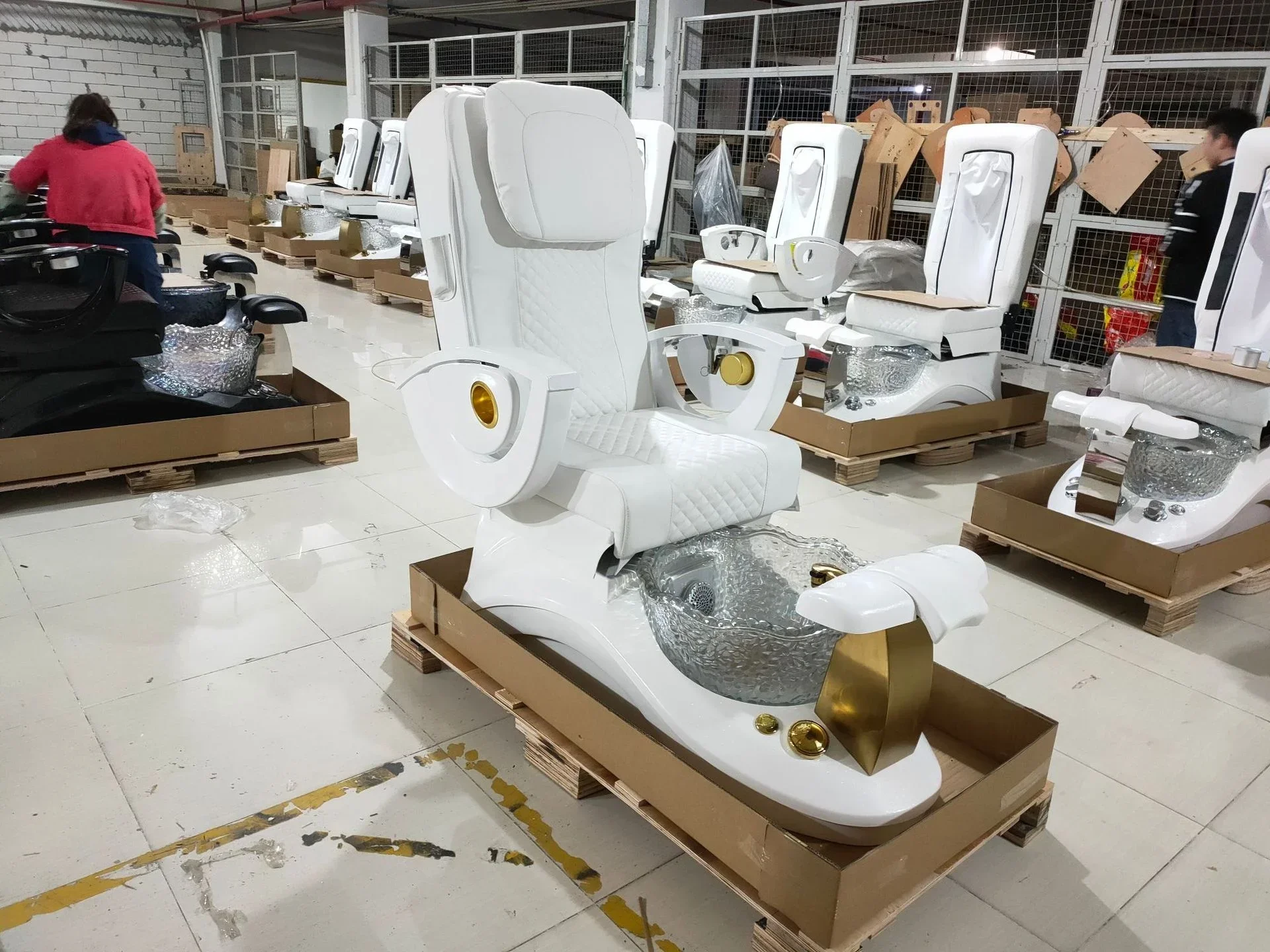 New Design Luxury Shiatsu Massage Chair Popular Pink Pedicure Chairs Foot Spa Nail Chair Salon Furniture With Massage