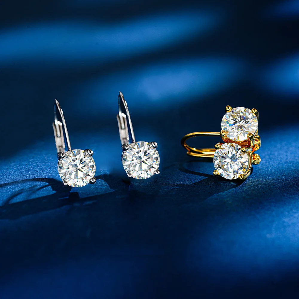 

18K Gold Classic Four Claw French Buckle Moissanite Earrings for Women, Versatile Earrings, Fashionable Platinum PT950 Earrings