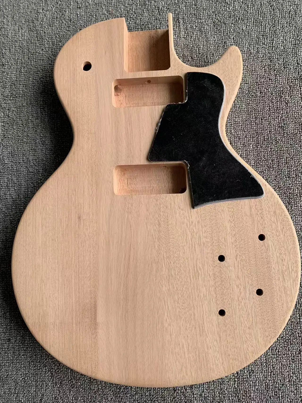 Hochwertige 22-Bünde-E-Gitarre zum Selbermachen