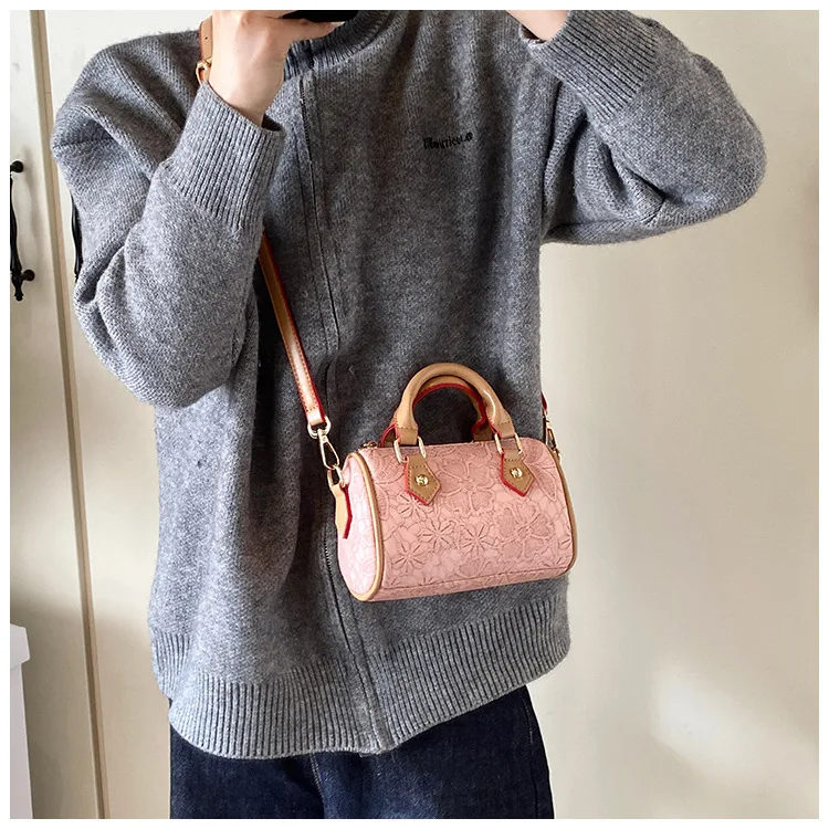 

New 2025 Women's High - End Boston Bag. Fashionable Shoulder Handbag with Personalized Flower Cylinder Messenger Design