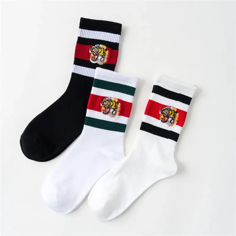 Chaussettes unisexes brodées tête de tigre pour hommes et femmes, mi-tube, sport, coton, classique, décontracté, heureux, drôle, hip hop, Sox, solide, nouveau, couple