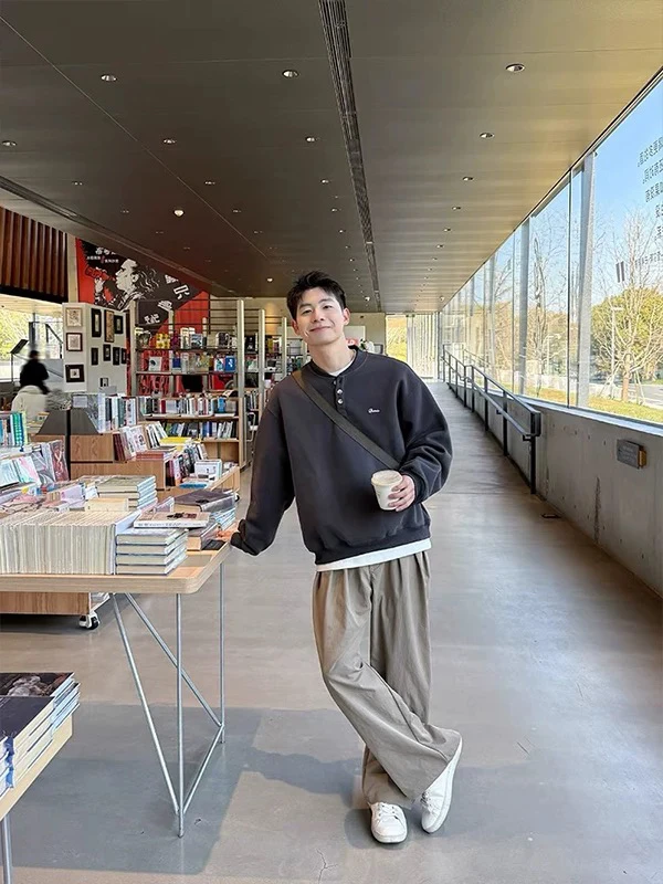 ย้อนยุคญี่ปุ่นสเลสีกากีชุดทำงานกางเกงลำลองผู้ชายฤดูร้อนใหม่ตรงหลวมขากว้างกางเกงยาวอเนกประสงค์หลวมพอดี