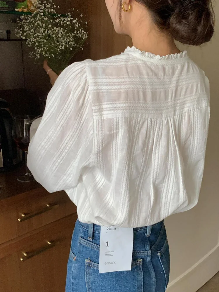 White Blouses Women Office Lady Lantern Sleeve Tender Simple Pure Tops Vintage Literary Loose Designed Lace French Prairie Chic