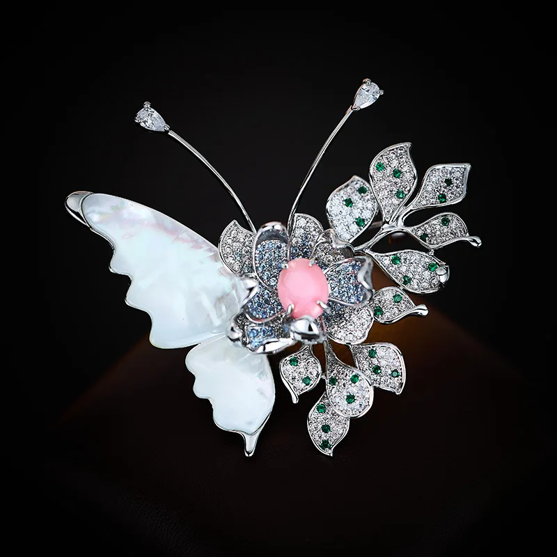 

A high-end natural shell butterfly brooch with a versatile design sense, a niche and light luxury coat brooch accessory