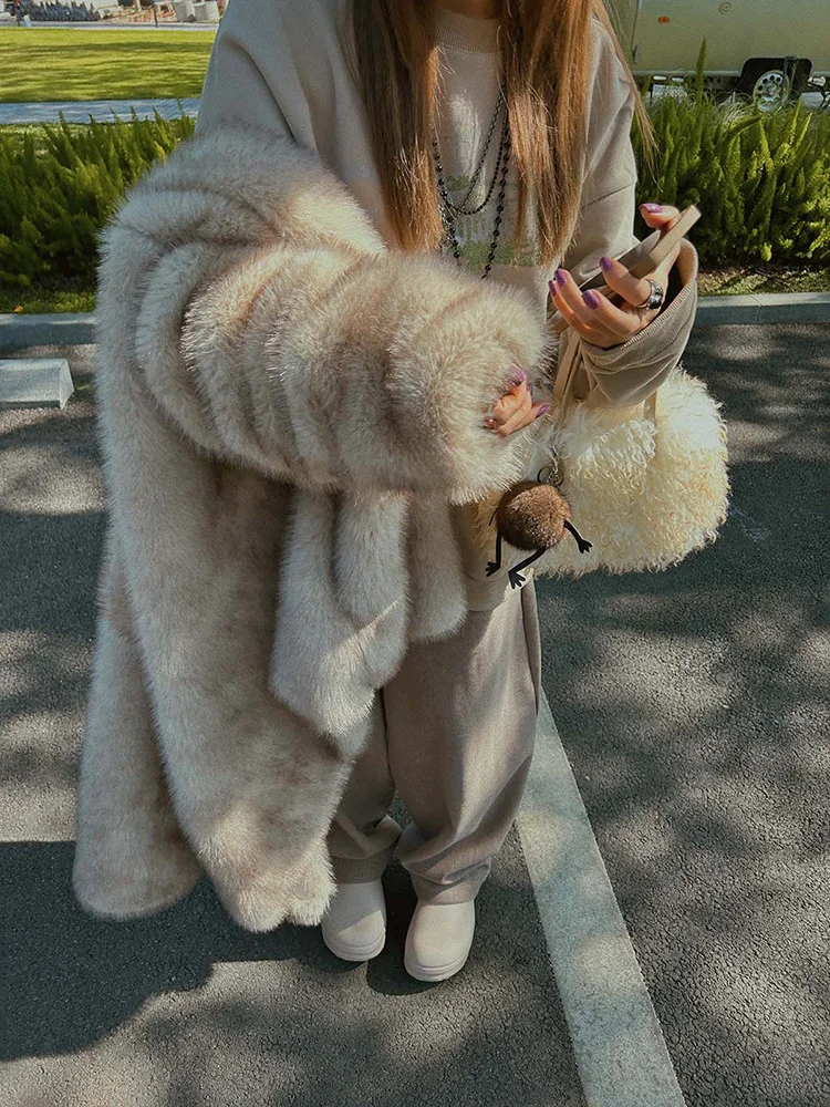 Luxury Faux Fur Jacket Women Fluffy Lapel Collar Oversized Coat Full Length Sleeves Winter Jacket 2025 Streetwear Fall Outerwear