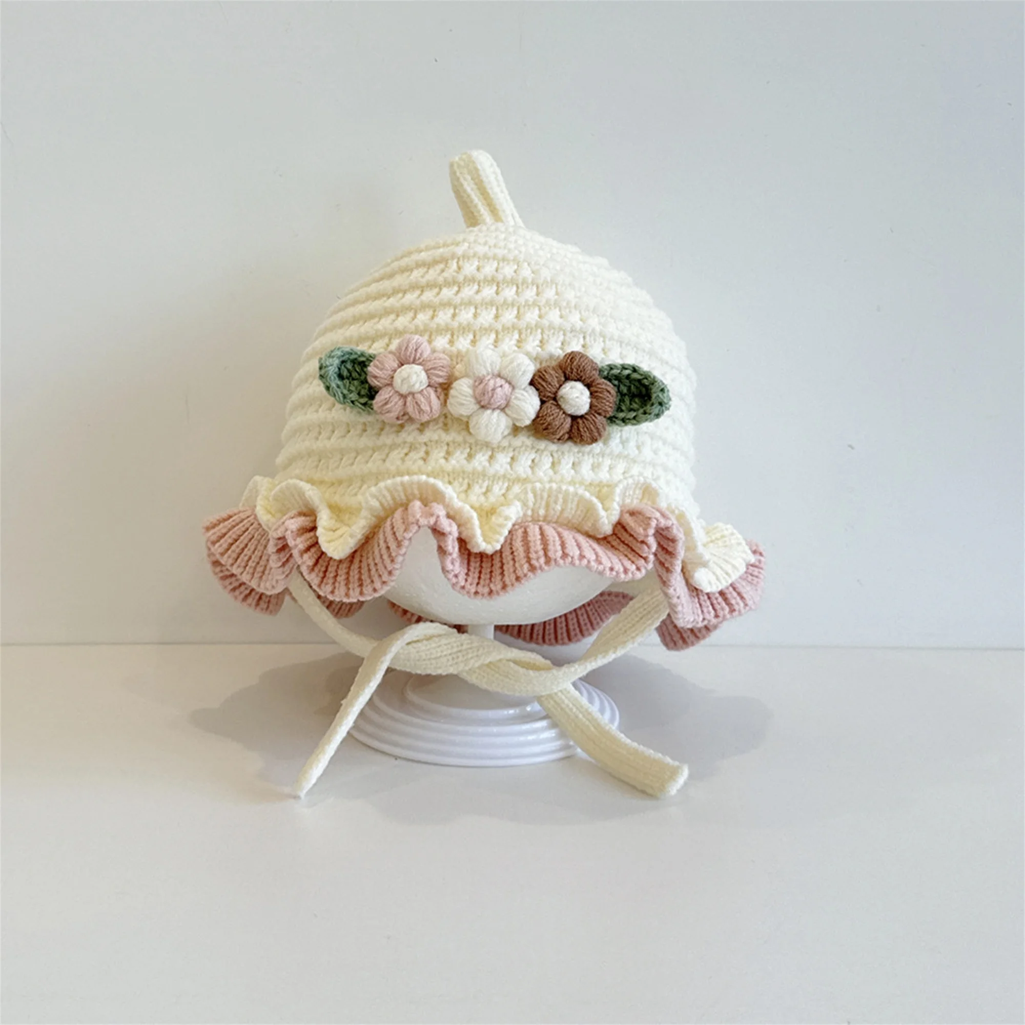 قبعة صغيرة لطيفة للفتيات الصغيرات مع غطاء للأذن، قبعة شتوية دافئة متماسكة للأنشطة الخارجية ووقت اللعب