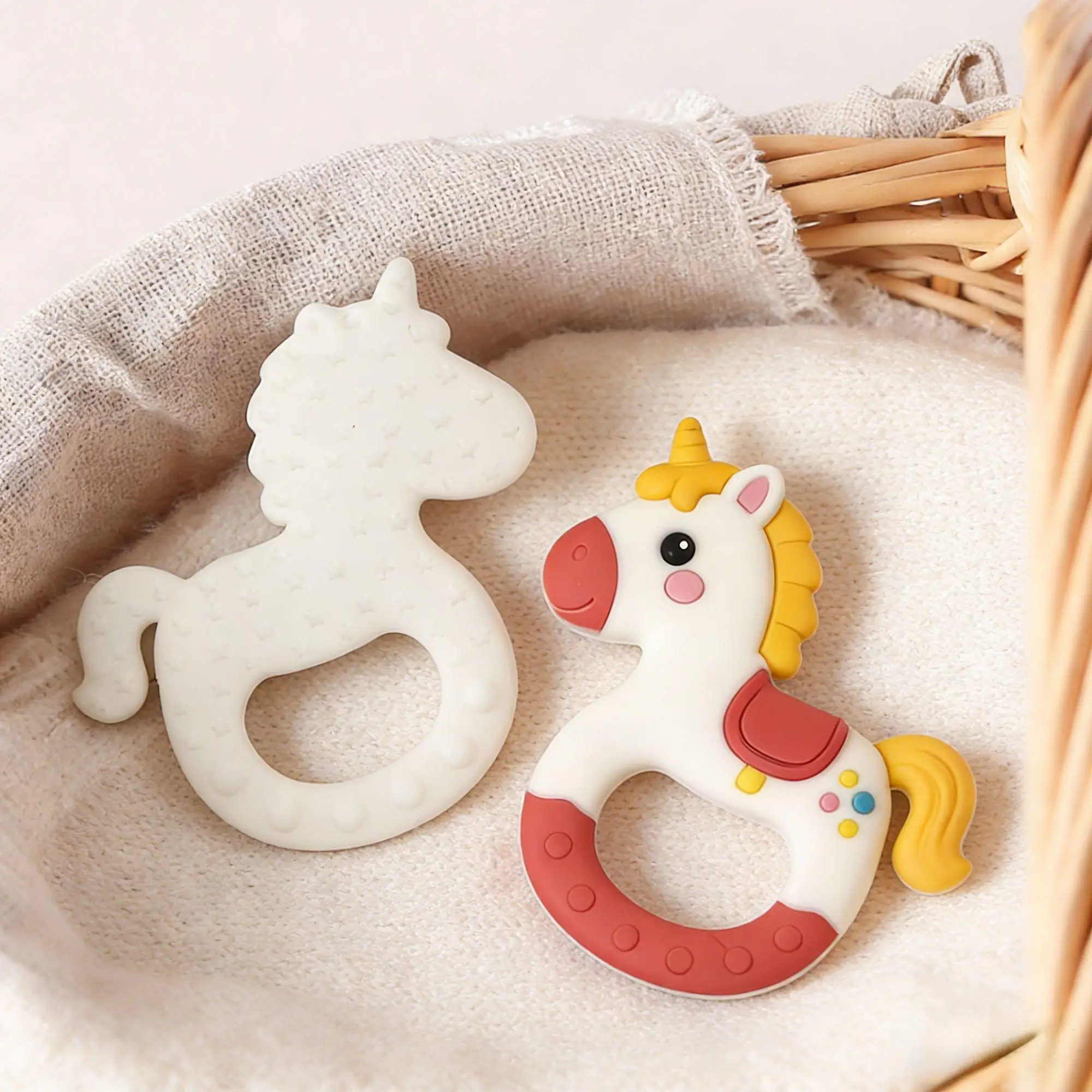 Silicone Baby Teether 0 To 6 Months BPA Free Chewing Teething Toy Pacifier Chain Making Cartoon Unicorn Reborn Silicone Baby Toy