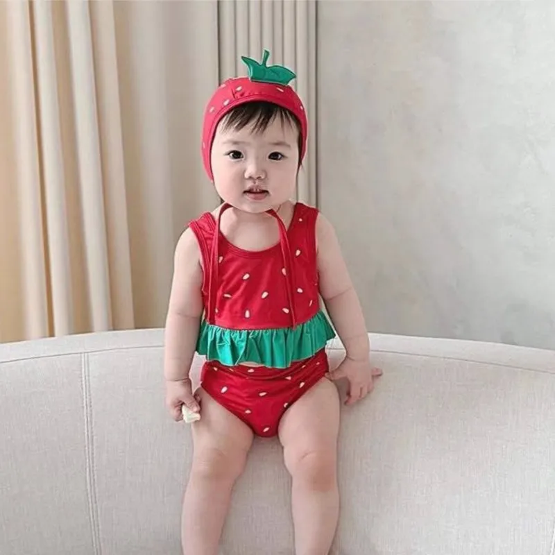 

Ins купальник с принтом арбуза для маленьких девочек, комплект из 3 предметов, лето 2025 года, корейский стиль, шорты на бретелях с рюшами, шляпа, косплей, фотоэкипировка 66-90