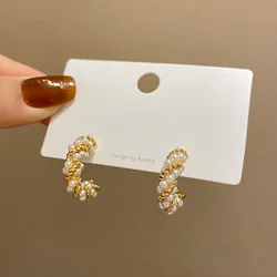 Retro Imitation Pearl C Shape Drop Earrings for Women Twist Metal Open Round Circle Dangle Earrings Party Elegant Jewelry Gift