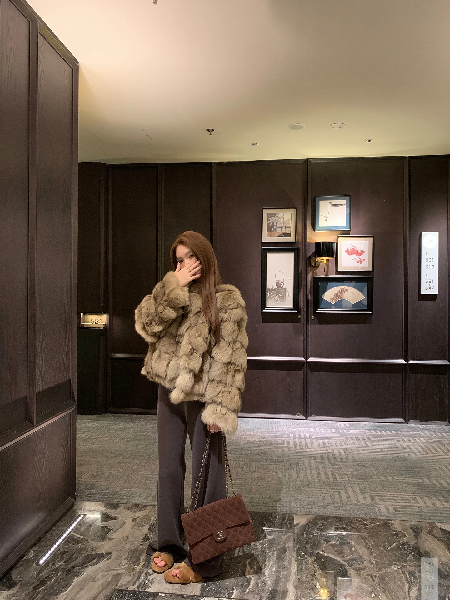 

Утепленное повседневное женское пальто с меховой отделкой, облегающее, универсальное, с круглым вырезом, на молнии, однотонное