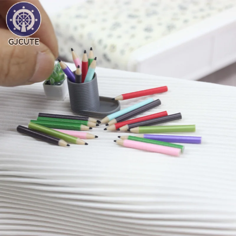 ドールハウス用おもちゃのミニチュアペンホルダーと色鉛筆セット。 1:12 スケールごっこ遊び人形家の装飾文具