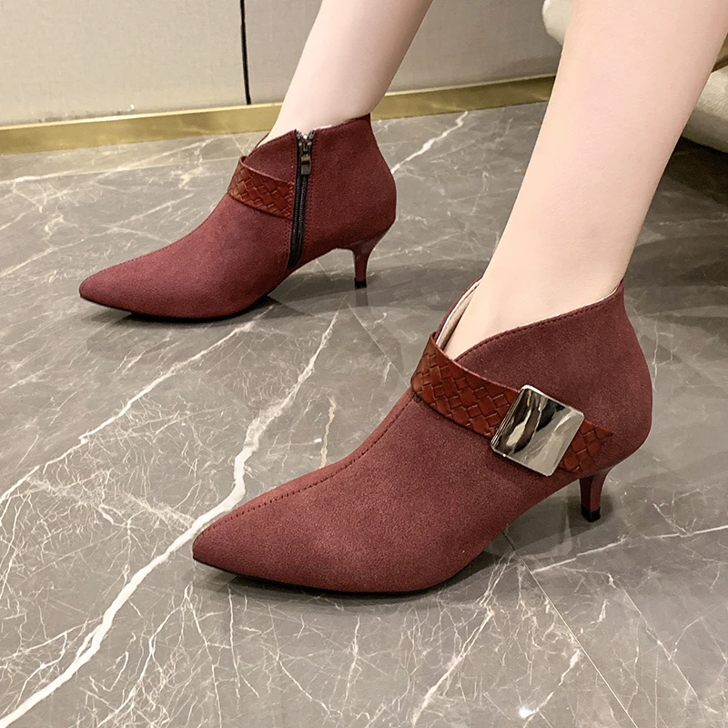 Outono novos sapatos de salto fino moda feminina apontou camurça lado zíper fivela de metal antiderrapante botas curtas