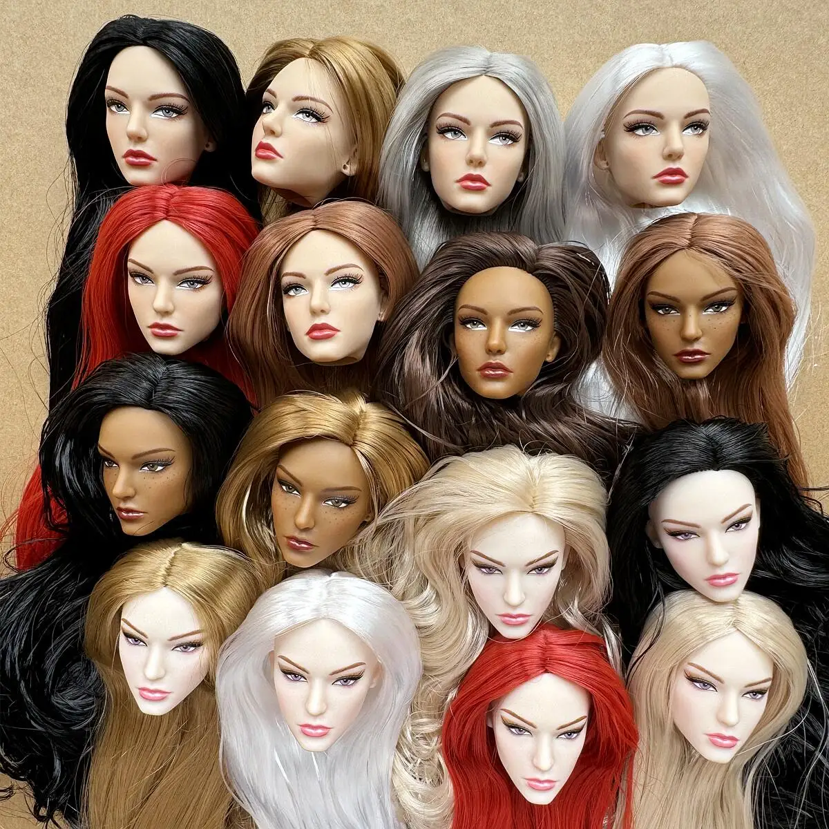 1/6 Modell-Puppenköpfe mit Sommersprossen und buntem Haar, erhältlich in den Hauttönen Braun, Weiß und Beige für die Puppenherstellung. – Detail 1