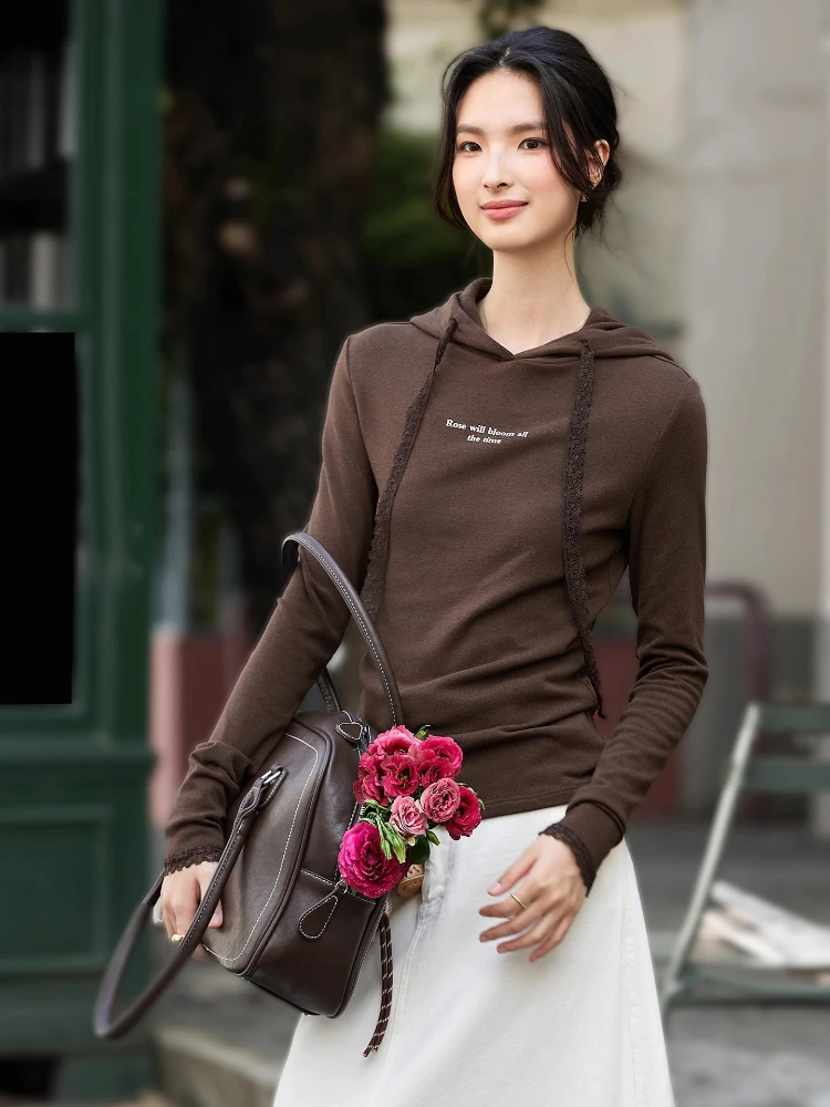 

VIMLY Women's Long Sleeve Brown T-shirts Casual Letter Print Hooded Ladies Tops Autumn 2025 Knitted Slim Fit Female Tees A2500