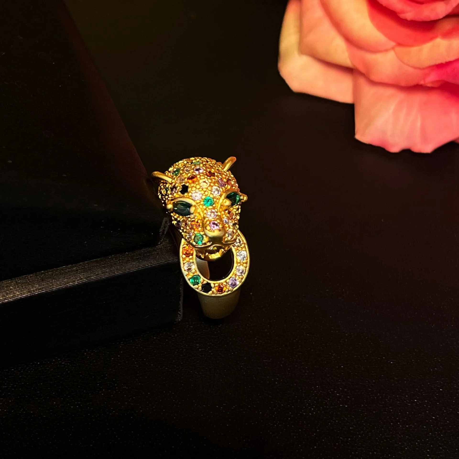 Colored zircon cheetah inlaid with adjustable opening ring