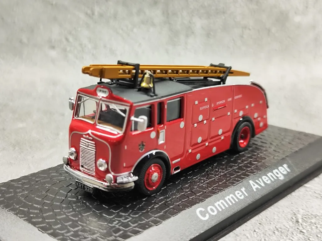 Diecast Alloy AMER World Fire Truck Collection Toys Cars Model Classics Nostalgia Adult Collection Souvenir Gifts Static Display