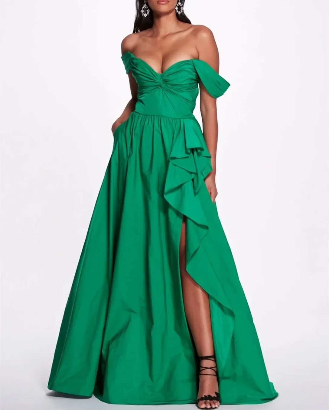 

Customized Vintage Long Green Pleated Evening Dresses A-Line Off Shoulder Floor Length Robe De Soiree Formal Party Dresses For W