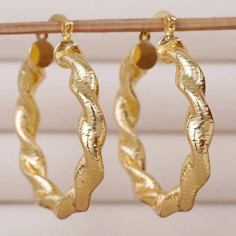 

HIBRIDE Premium Everyday Focus Women's Accessories Jewelry Exquisite Twist Earrings Suitable for Wedding Prom Travel Gifts E324