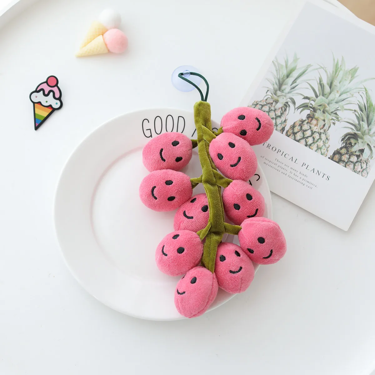 3 Colour Cute Plush Mini Colored Grapes Toy Soft Fruit Raisins Doll Toy Pendant With Suction Cup Plush Car Decorate Kids Gift