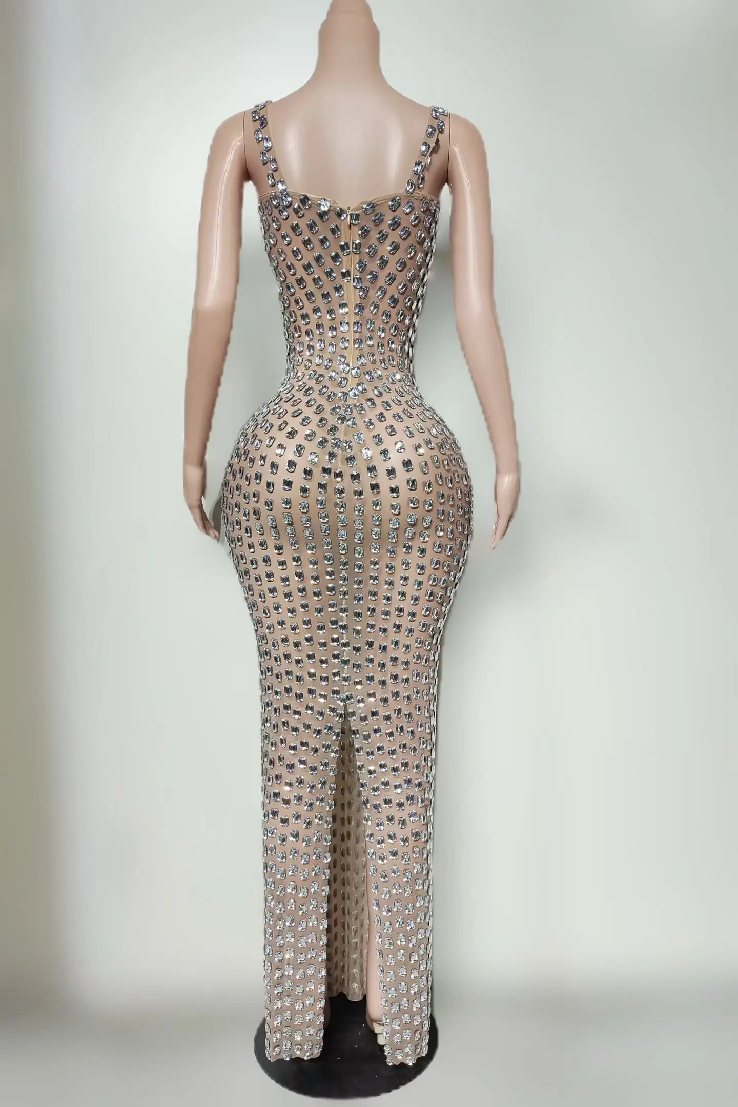 Glitzernde silberne Kristalle, durchsichtiges Netz, lange Kleider, brillantes Abendkleid, glamouröses Ballkleid, Nachtparty-Outfit, Bingtang