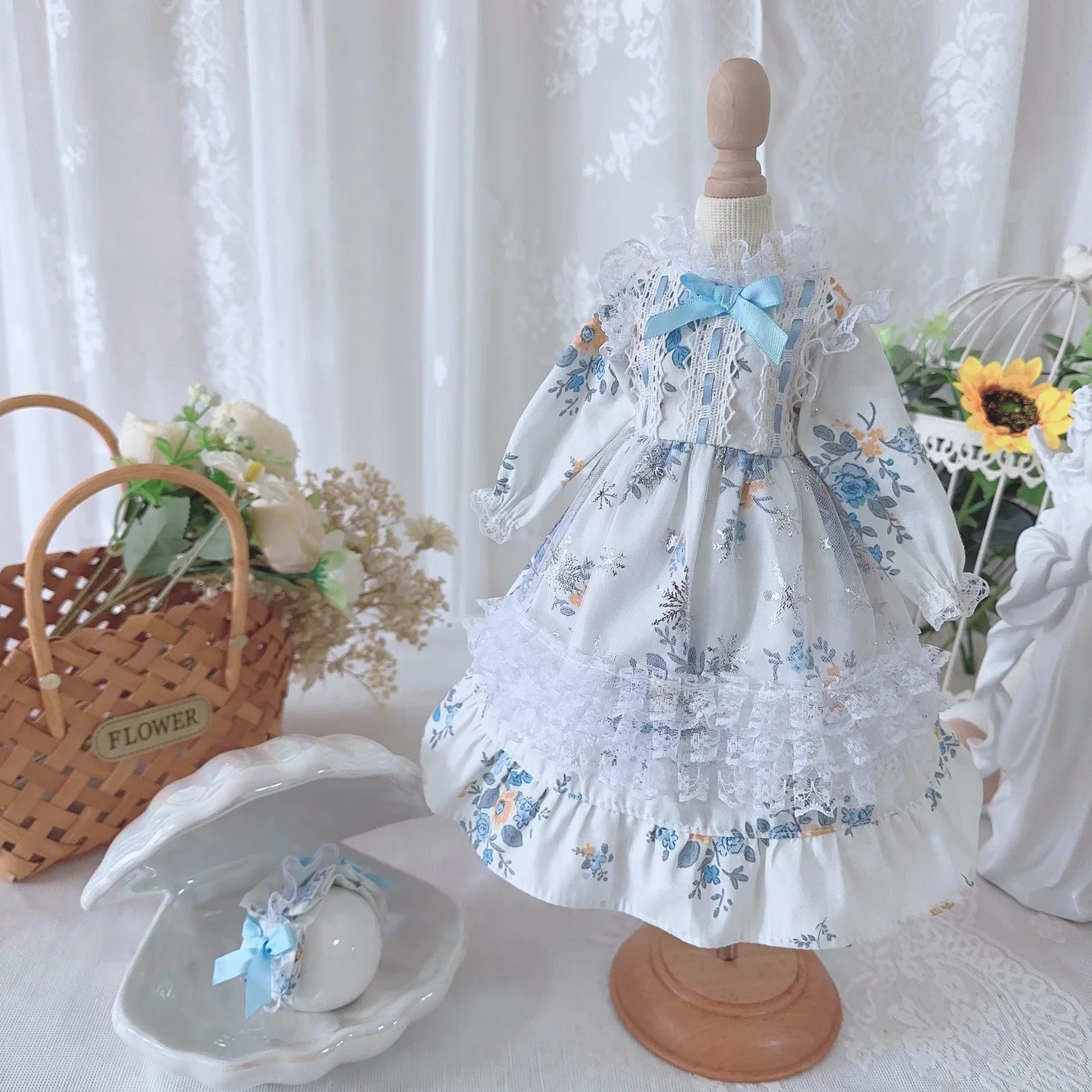 BJD Doll clothe suitable for 1/3 1/4 1/6 Blythe size white blue long sleeve lace small floral dress doll accessories