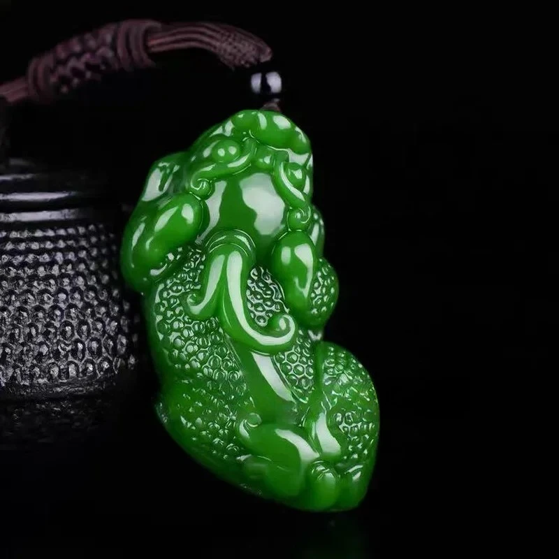 

Green Jade Pixiu Pendant Necklace Natural Charm Jewellery Fashion Accessories Hand-Carved Man Woman Luck Amulet Sweater Chain