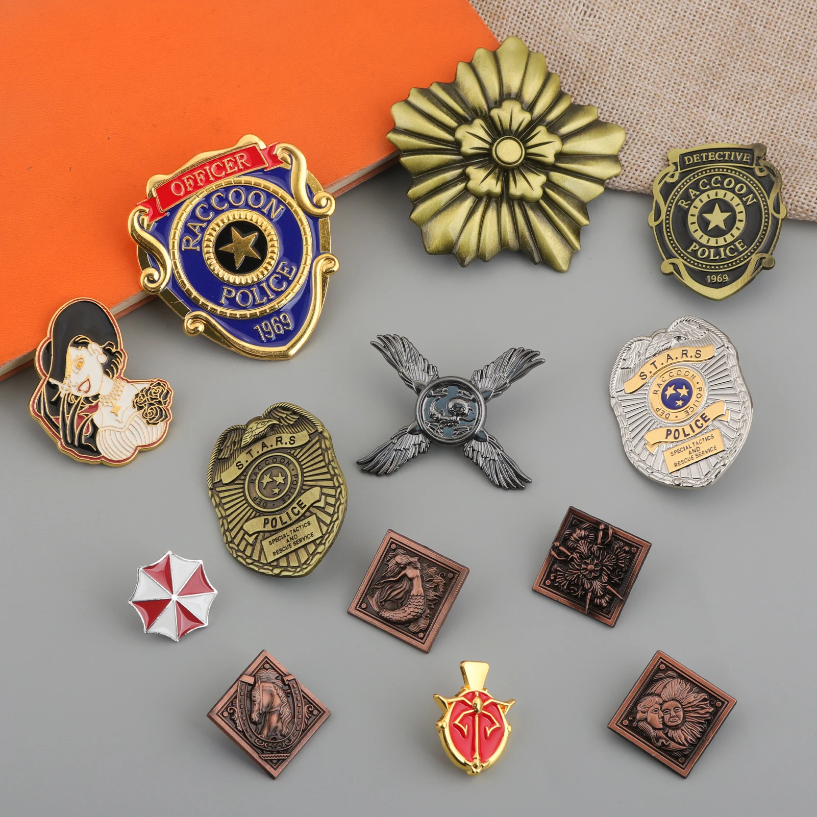 Biohazard Raccoon City Ancient Bronze Badge Guilty Forces Leon Map City Brooch Raccoon Police Department Detective STARS Pin