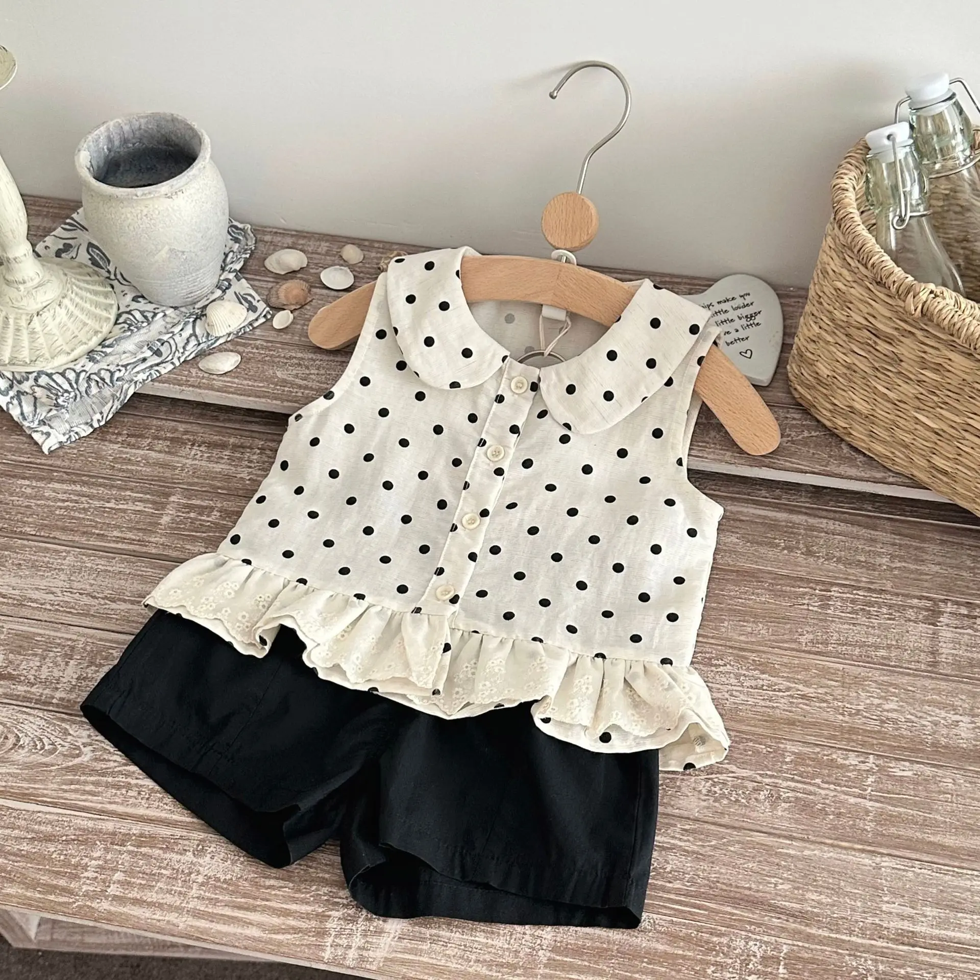 

Baby Girls Clothing Sets 2026 Summer Korean Style Sleeveless Toddler Polka Dot Shirts+Black Shorts Girls Cute Outfit 2PCS