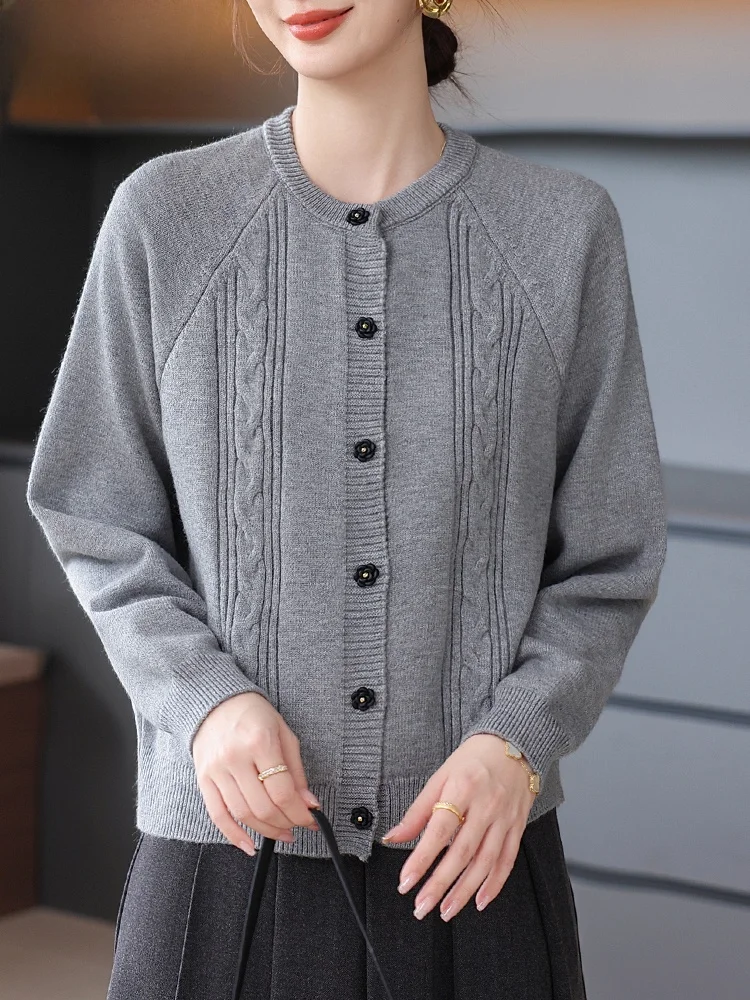 

Faionable Knitted ort Cardigan for Middle-Aged Mothers Autumn Wear Loose Fit round Ne Single Button Closure Pure Color