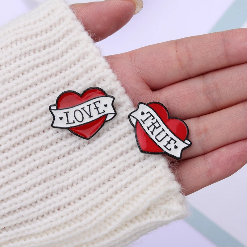 Charm Red Love Enamel Pins Letter Ribbon Wrapped Flower True Love Creative Brooches On Backpack For Friend Lover Jewelry Gifts