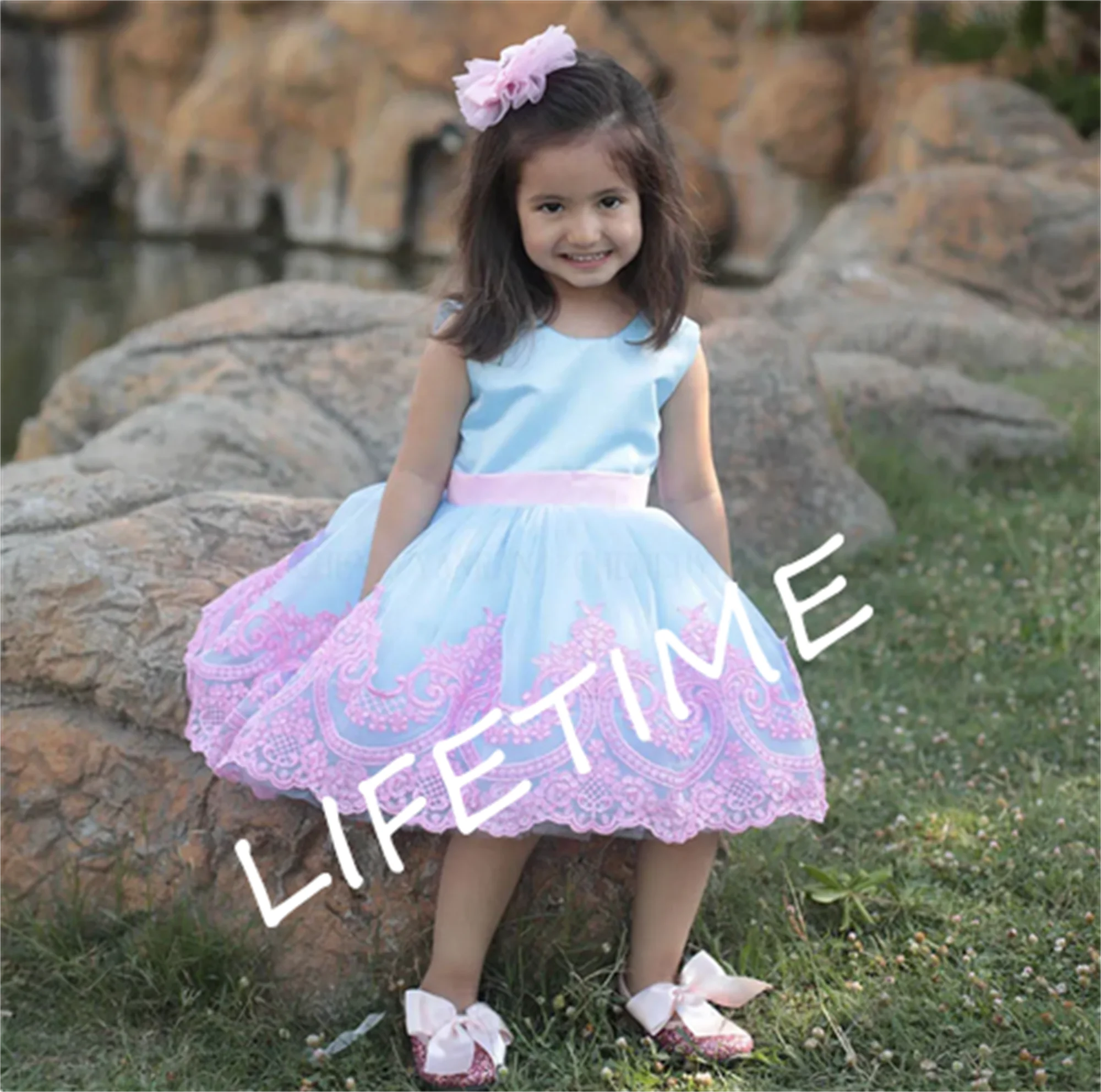 Blue Satin Flower Girls Dresses 2023 O-Neck Pink Applique Kids Wedding Party Dress A-Line Knee-Length Cute Girl Princess Gowns