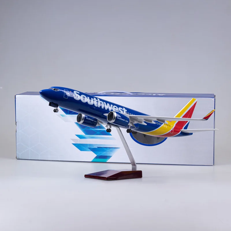 With Wheels And Lights 47cm Southwest Airlines Boeing 737 Assembled Simulation Passenger Aircraft Model Display Gift Collection