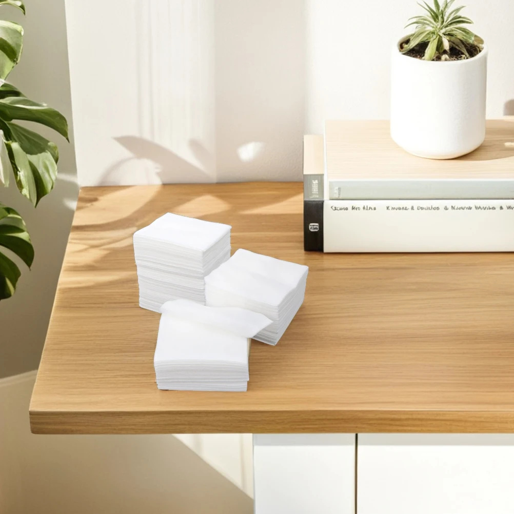 100 pièces de tampons de maquillage carrés non tissés, doux, réutilisables, lingettes faciales pour le toner, le démaquillant pour les lèvres, routine quotidienne de soins de la peau