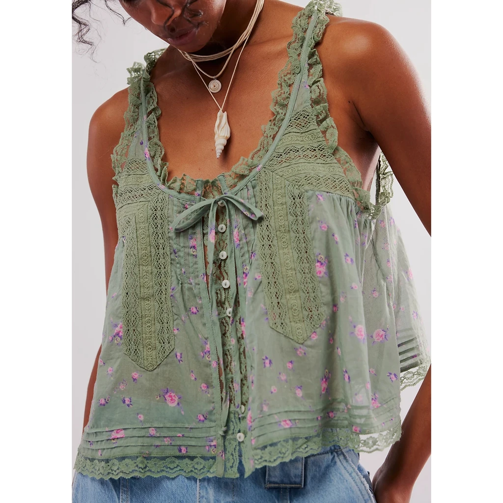 Combhasaki Women's Summer Y2K Loose Fit Round Neck Vest Sleeveless Button-up Lace Trim Patchwork Outwear Gilet Crop Tank Tops