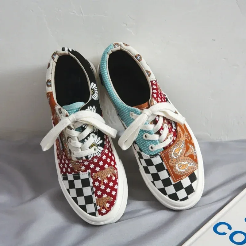 2023 Men‘s Graffiti Casual Canvas Shoes Summer Checkered Color Blocking Skateboard Shoes Lightweight Fashion Vulcanized Shoes 44