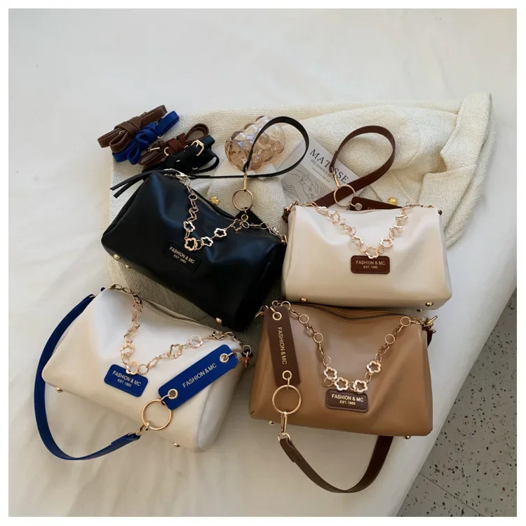 Chain Luxury Fashion PU Shoulder Crossbody Bag 2023 New Texture Versatile Shoulder Fashion Pillow Bag 2pcs Straps