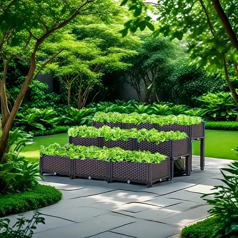 One assembled vegetable and flower pot on the rooftop balcony of the park garden, the box can be infinitely connected