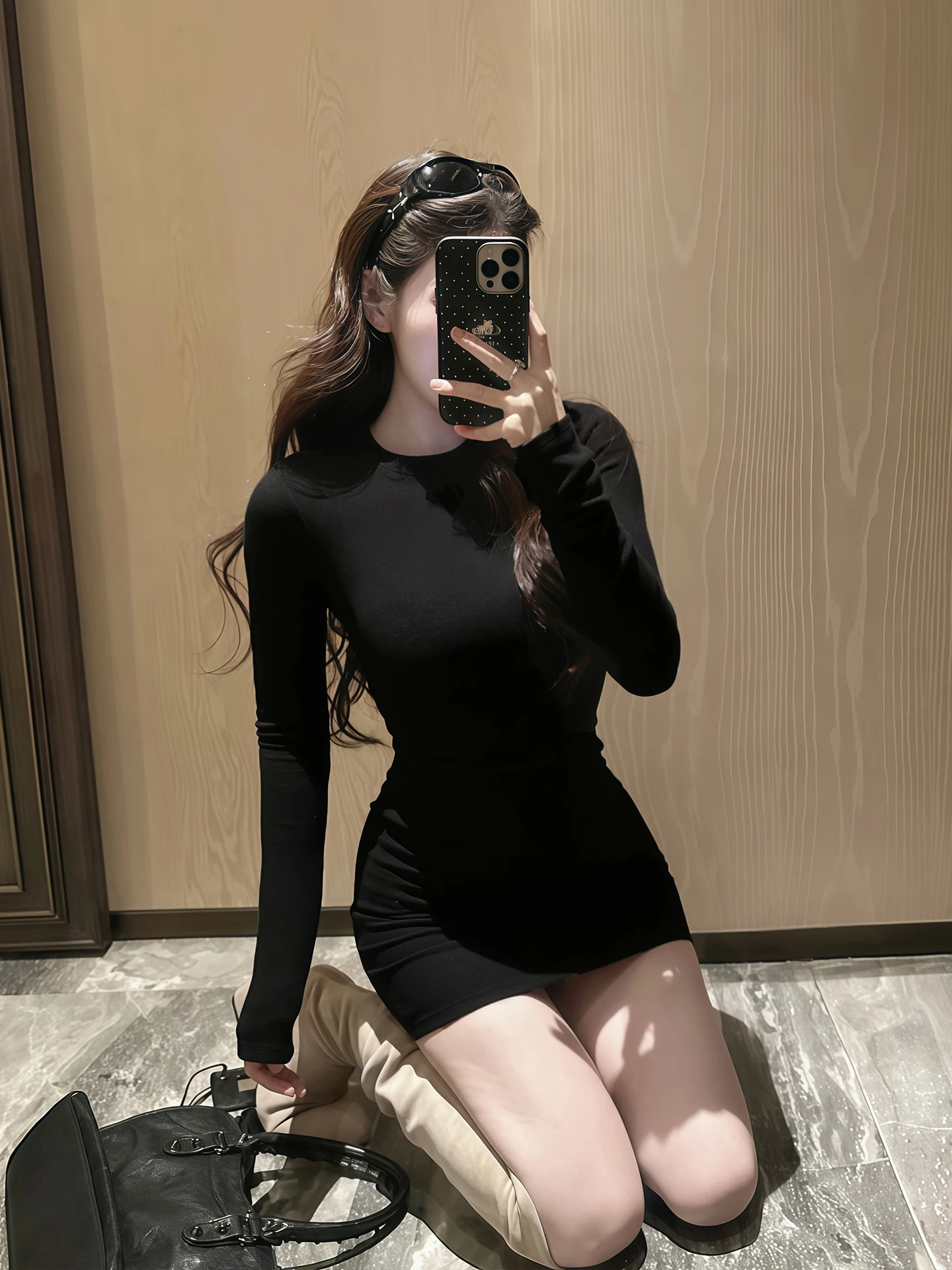 

Сексуальное простое черное облегающее платье с длинным рукавом для женщин: модное, приталенное, базовое, для повседневной носки, элегантное.